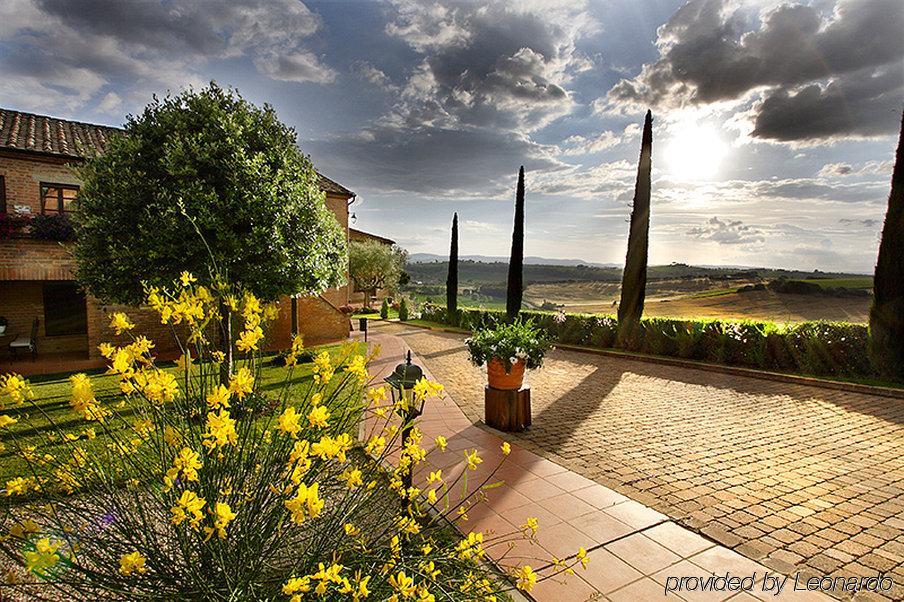 Borgo Tre Rose Hotel Valiano Comodidades foto