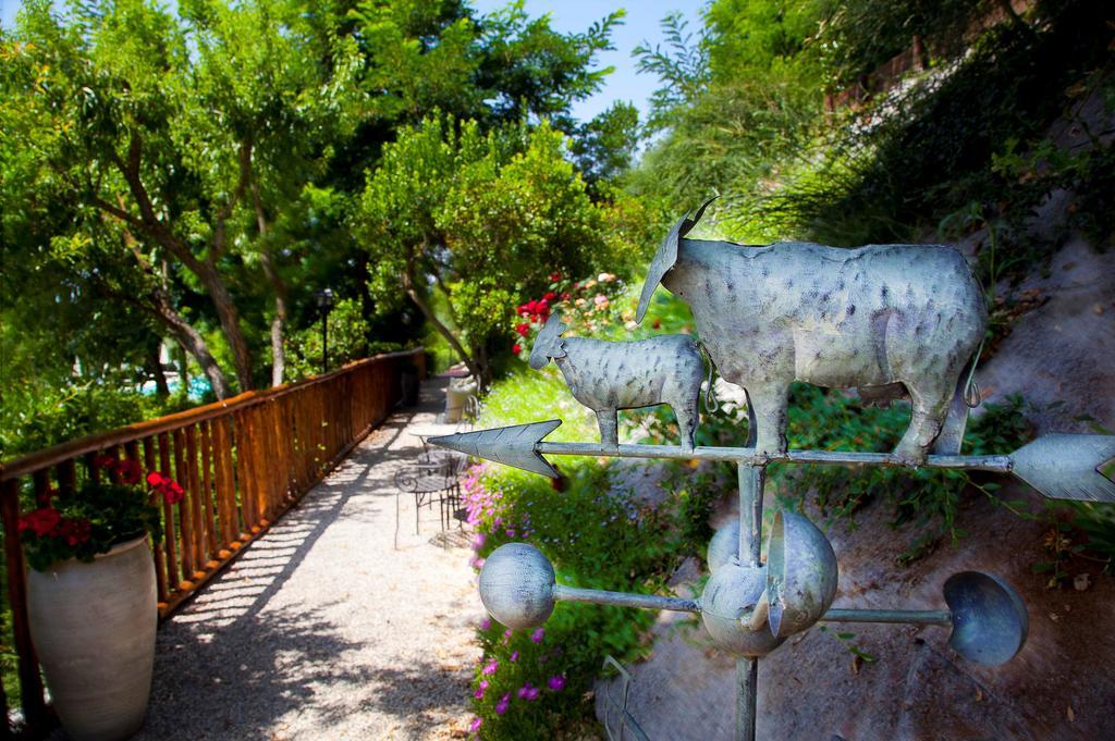 Borgo Tre Rose Hotel Valiano Exterior foto